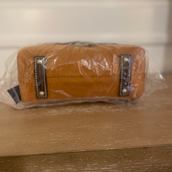 New Never used. Dooney and Bourke Suede Cameron Crossbod. Honey color - Picture 4 of 4